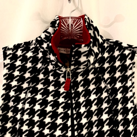 Kim Rogers Black/White Houndstooth Fleece Vest - Picture 3 of 6